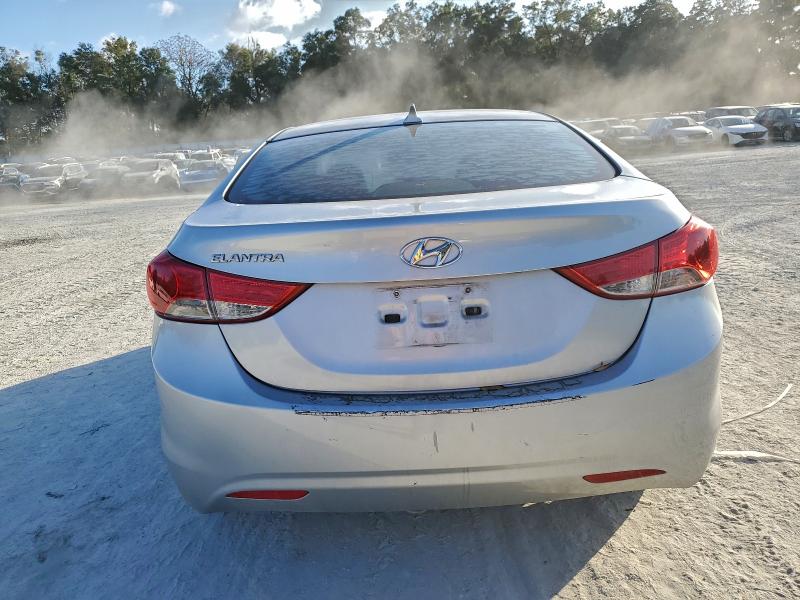 Photo 6 from auction – 2012 HYUNDAI ELANTRA GL with VIN 5NPDH4AE8CH119613