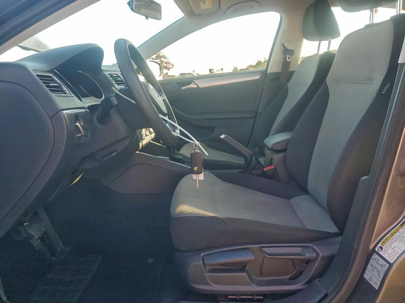 Photo 7 from auction – 2018 VOLKSWAGEN JETTA S with VIN 3VW2B7AJ3JM246247