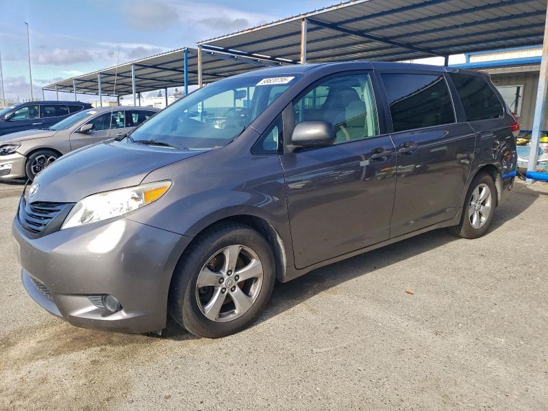 TOYOTA SIENNA 2013 with VIN 5TDZK3DC2DS376435 - Photo from auction