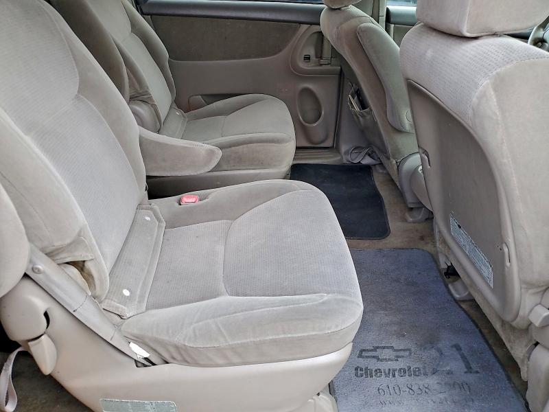 Photo 11 from auction – 2005 TOYOTA SIENNA CE with VIN 5TDZA23C55S262445