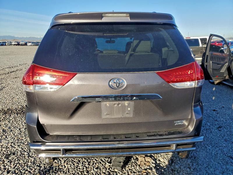 Photo 6 from auction – 2013 TOYOTA SIENNA XLE with VIN 5TDDK3DC6DS049269
