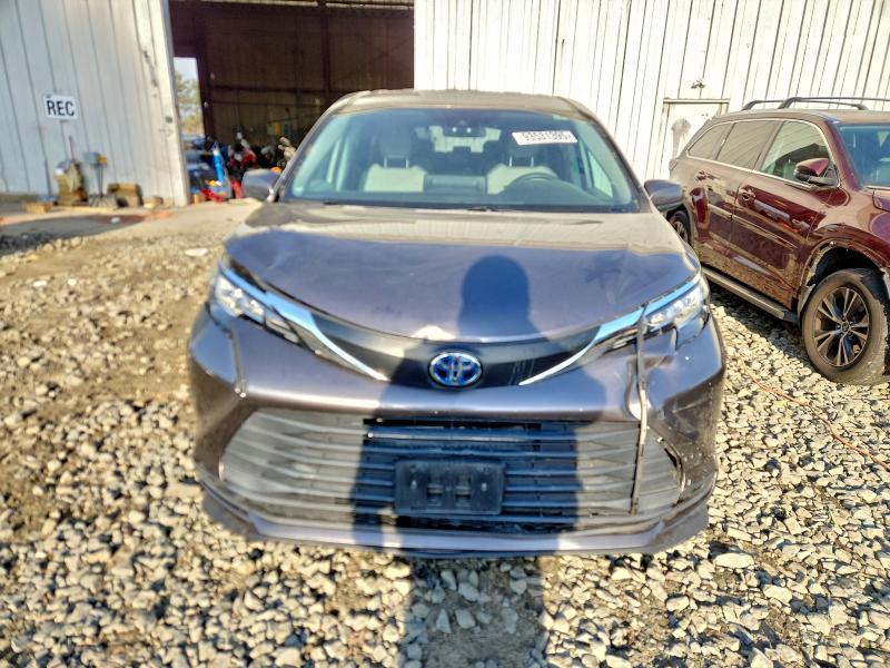Photo 5 from auction – 2021 TOYOTA SIENNA LE with VIN 5TDKRKEC8MS037510