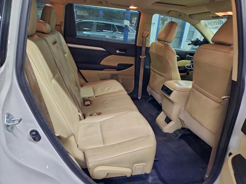 Photo 11 from auction – 2017 TOYOTA HIGHLANDER with VIN 5TDJZRFH7HS370723