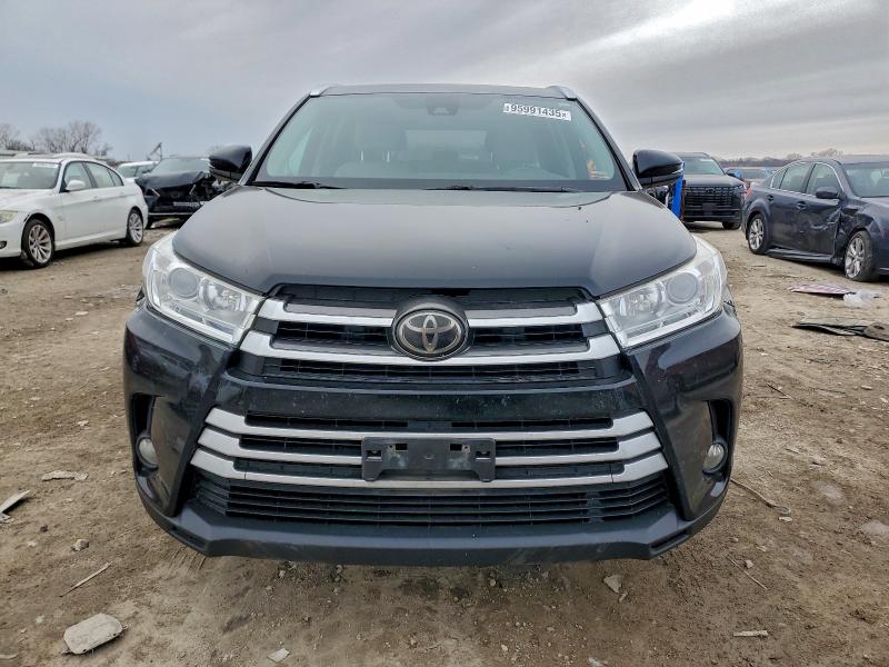 Photo 5 from auction – 2017 TOYOTA HIGHLANDER with VIN 5TDJZRFH8HS387482