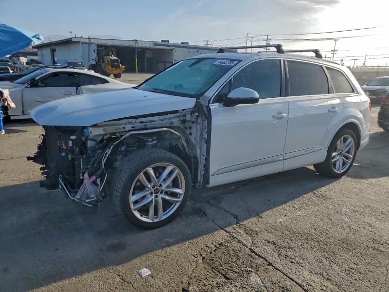 AUDI Q7 2017 with VIN WA1VAAF79HD025717 - Photo from auction