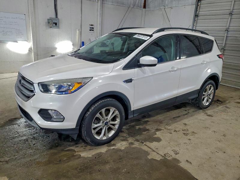 FORD ESCAPE SE 2018 with VIN 1FMCU9GD7JUA81843 - Photo from auction