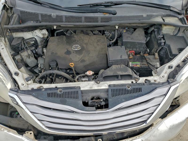 Photo 12 from auction – 2017 TOYOTA SIENNA XLE with VIN 5TDYZ3DC8HS897057