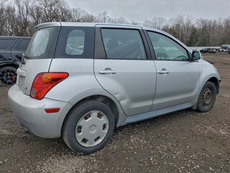 Photo 3 from auction – 2005 TOYOTA SCION with VIN JTKKT624950090736