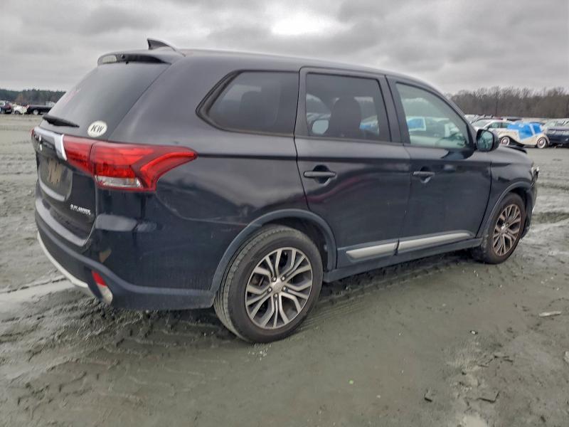 Zdjęcie 3 z aukcji – 2018 MITSUBISHI OUTLANDER z VIN JA4AD2A32JZ003602