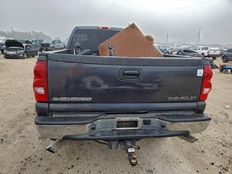 Photo 6 from auction – 2003 CHEVROLET SILVERADO with VIN 1GCHC23U33F185330
