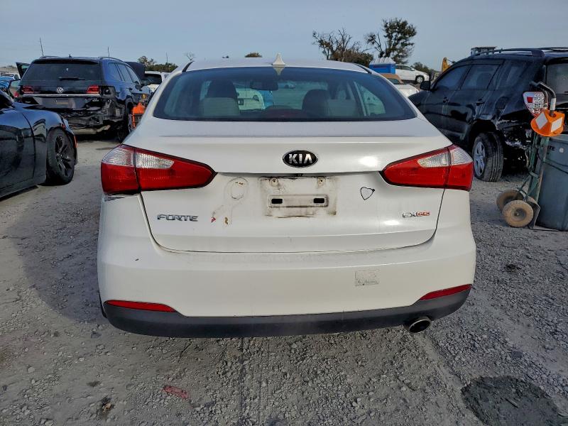 Photo 6 from auction – 2015 KIA FORTE with VIN KNAFZ4A8XF5354032