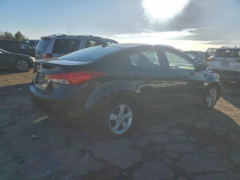 Photo 3 from auction – 2012 HYUNDAI ELANTRA GL with VIN 5NPDH4AE5CH093813