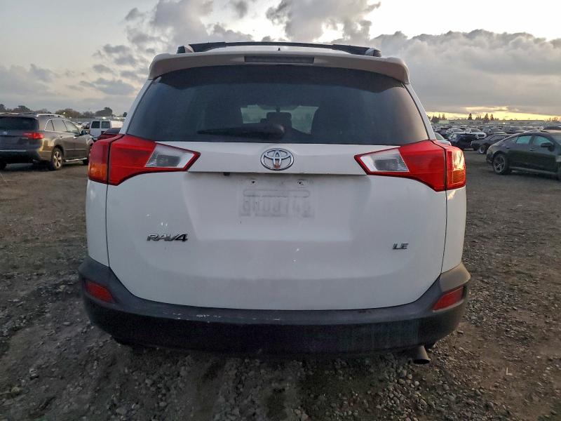 Photo 6 from auction – 2015 TOYOTA RAV4 LE with VIN JTMZFREV4FJ058274