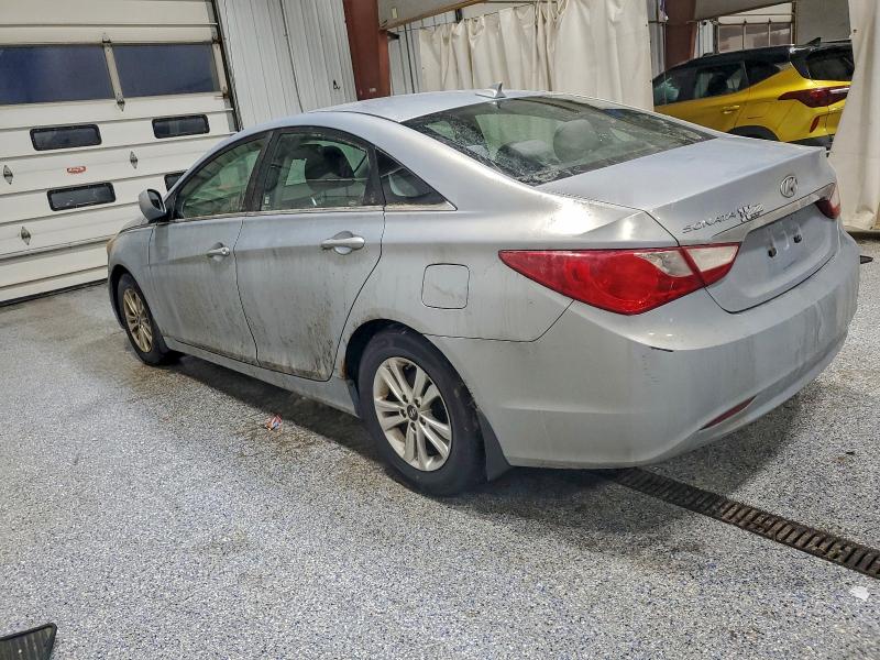 Photo 2 from auction – 2012 HYUNDAI SONATA GLS with VIN 5NPEB4AC5CH378886