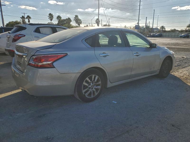 Photo 3 from auction – 2015 NISSAN ALTIMA 2.5 with VIN 1N4AL3AP5FC276454