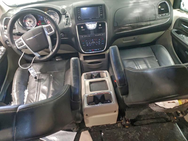 Photo 8 from auction – 2013 CHRYSLER TOWN & COU with VIN 2C4RC1CG7DR715933