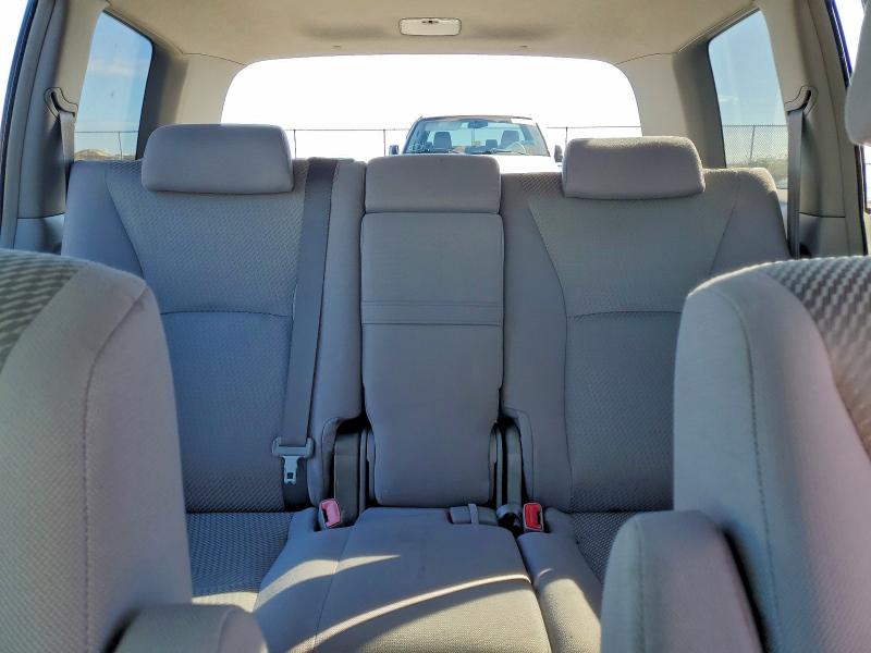 Photo 10 from auction – 2004 TOYOTA HIGHLANDER with VIN JTEGD21A040099474