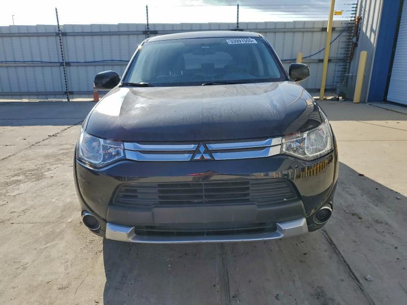 Photo 5 from auction – 2015 MITSUBISHI OUTLANDER with VIN JA4AD2A31FZ011164