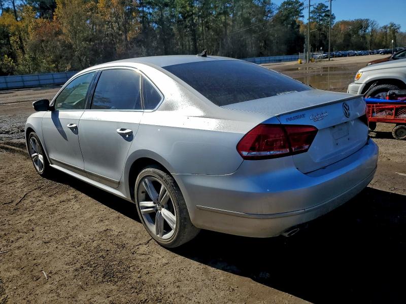 Photo 2 from auction – 2013 VOLKSWAGEN PASSAT SEL with VIN 1VWCN7A35DC091297
