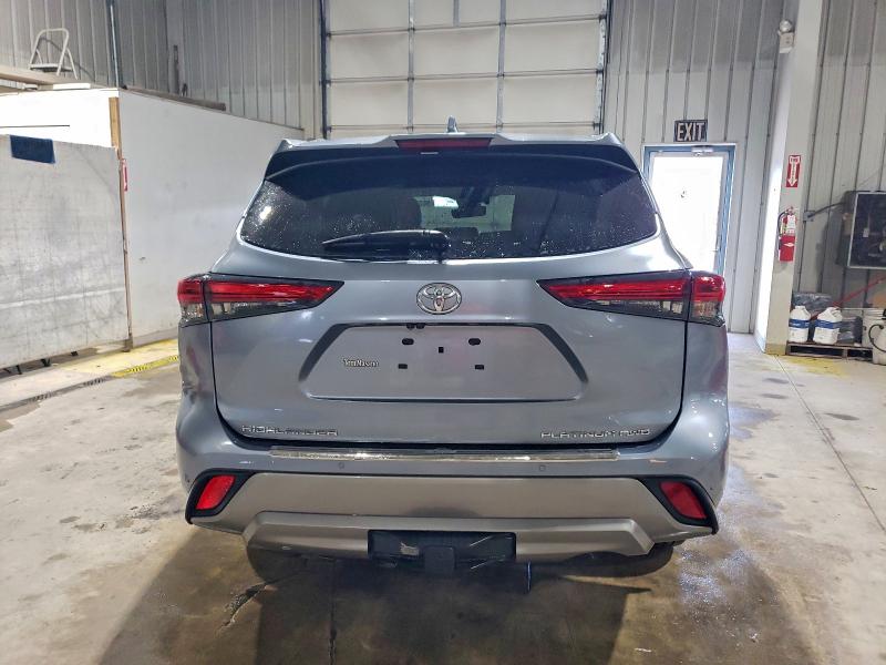 Photo 6 from auction – 2022 TOYOTA HIGHLANDER with VIN 5TDFZRBH5NS181012