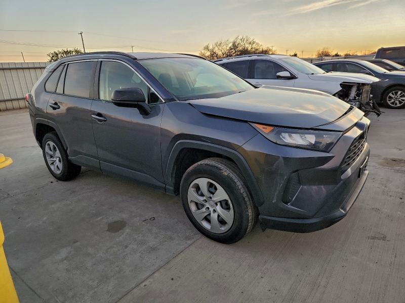 Photo 4 from auction – 2019 TOYOTA RAV4 with VIN JTMF1RFV9KD042497