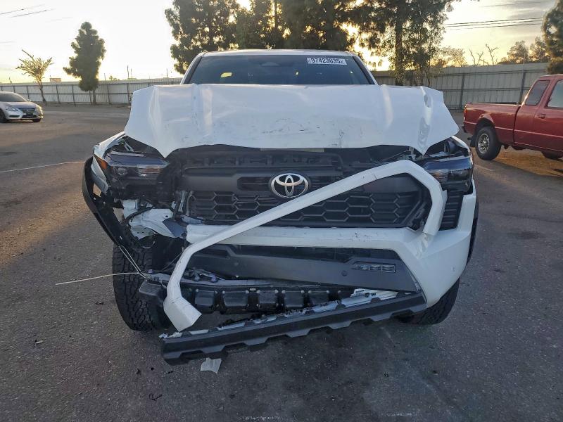 Photo 5 from auction – 2024 TOYOTA TACOMA DOU with VIN 3TMLB5JN3RM074201