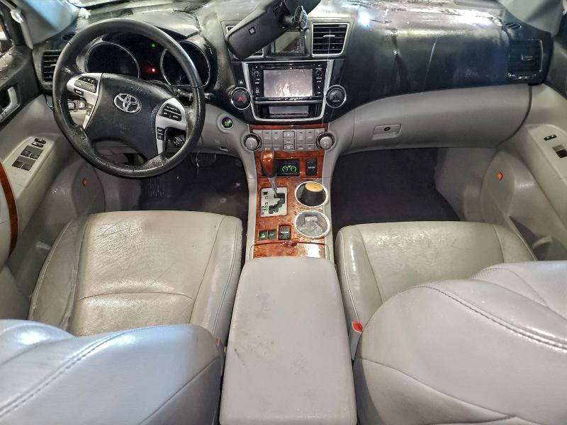 Photo 8 from auction – 2013 TOYOTA HIGHLANDER with VIN 5TDDK3EHXDS175905