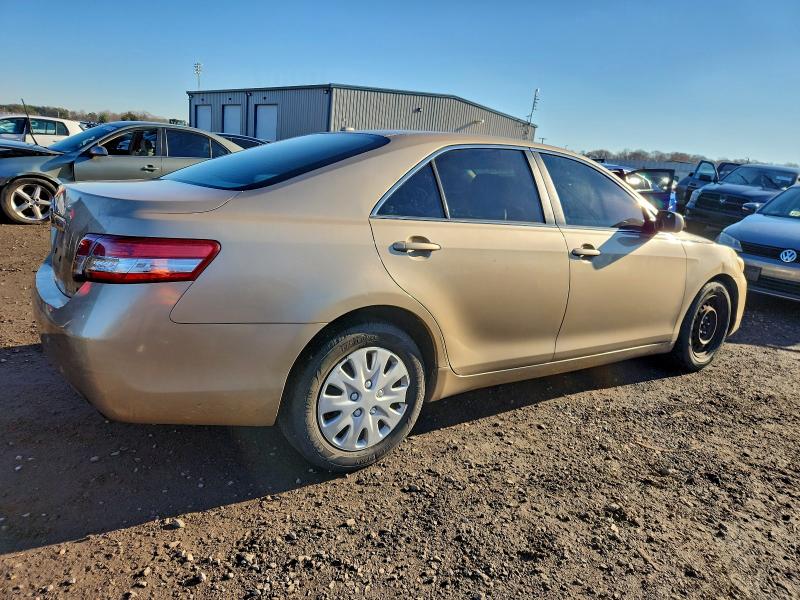 Photo 3 from auction – 2010 TOYOTA CAMRY BASE with VIN 4T1BF3EK3AU017111