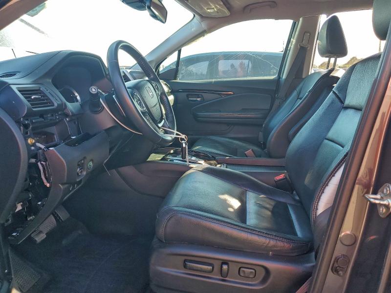 Photo 7 from auction – 2017 HONDA PILOT TOUR with VIN 5FNYF5H96HB026875
