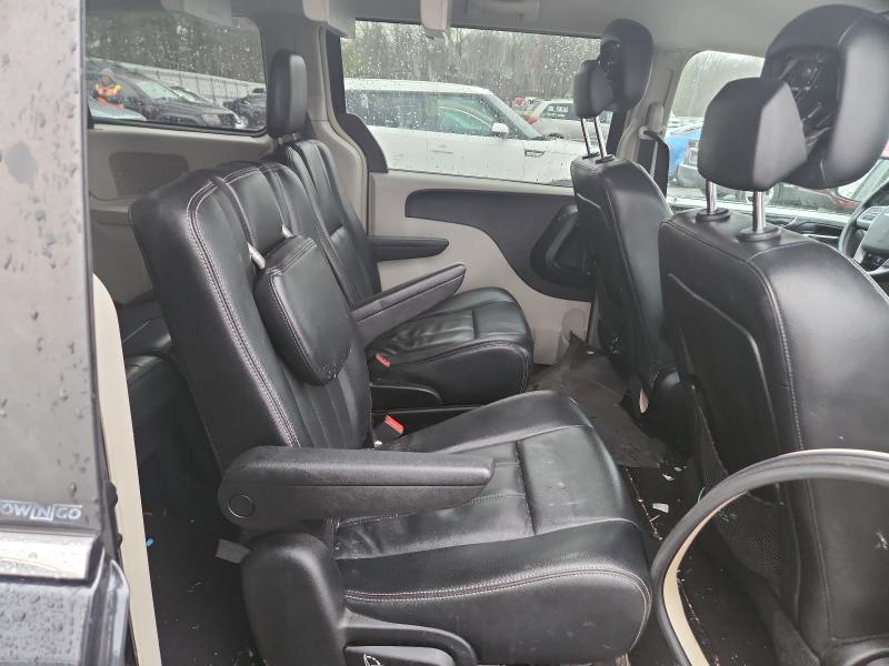 Photo 11 from auction – 2014 CHRYSLER TOWN & COU with VIN 2C4RC1BG0ER156793