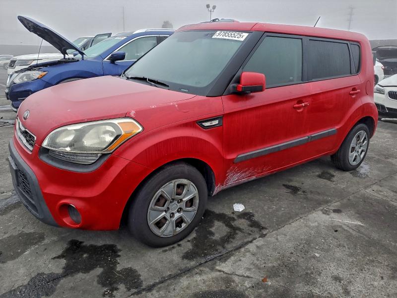 KIA SOUL 2013 مع رقم تعريف المركبة KNDJT2A52D7587381 - صورة من المزاد
