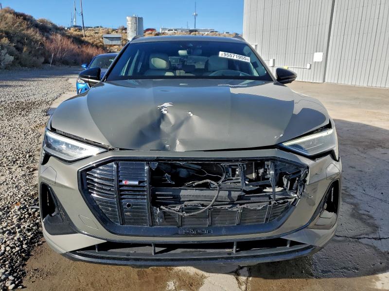Zdjęcie 5 z aukcji – 2022 AUDI E-TRON CHR z VIN WA1VABGE4NB039373
