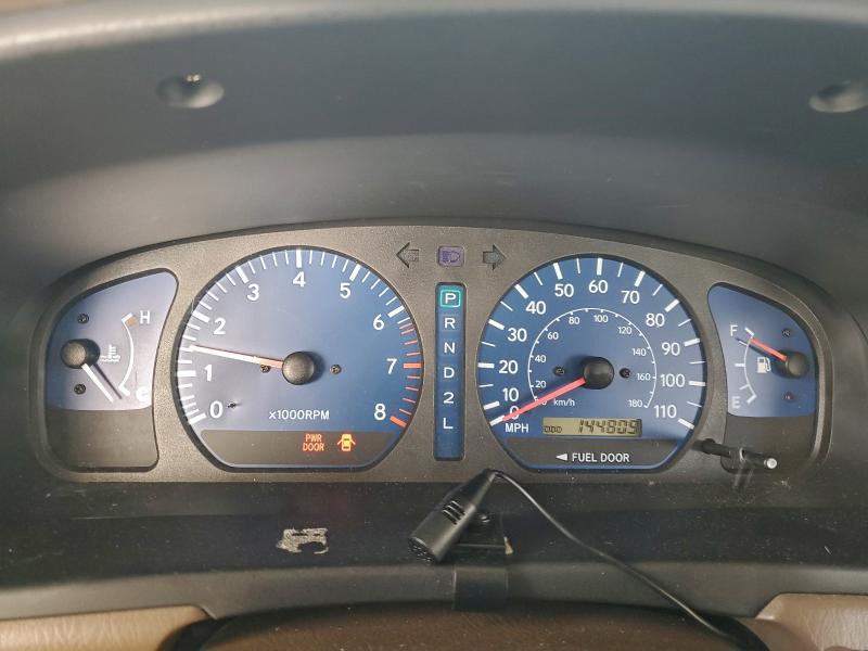 Photo 9 from auction – 2002 TOYOTA SIENNA LE with VIN 4T3ZF13C82U500987