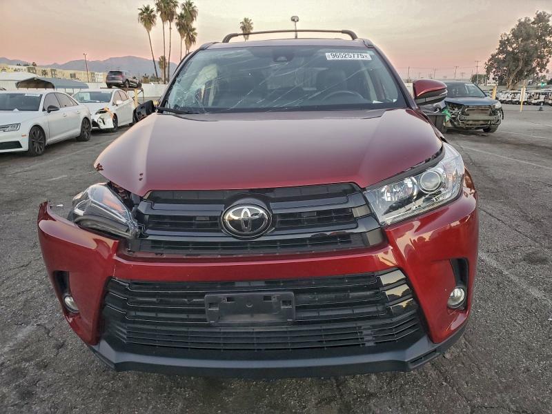 Photo 5 from auction – 2018 TOYOTA HIGHLANDER with VIN 5TDKZRFH7JS529279