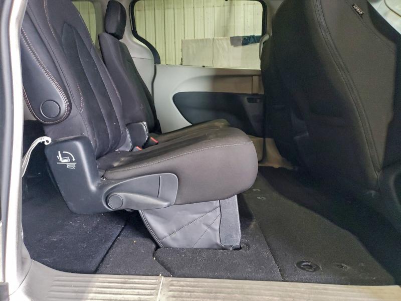 Photo 11 from auction – 2017 CHRYSLER PACIFICA T with VIN 2C4RC1BGXHR841338