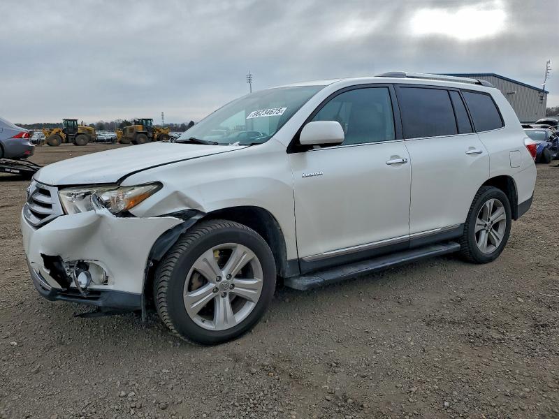 TOYOTA HIGHLANDER 2011 with VIN 5TDDK3EH0BS088897 - Photo from auction