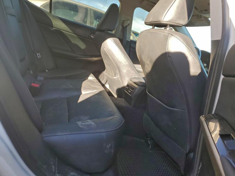 Photo 10 from auction – 2016 LEXUS IS 200T with VIN JTHBA1D2XG5037592