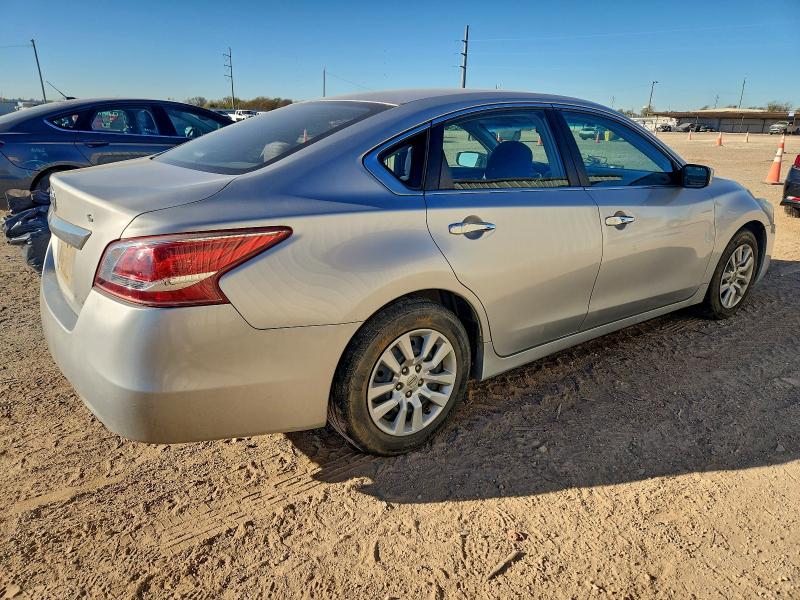 Photo 3 from auction – 2013 NISSAN ALTIMA 2.5 with VIN 1N4AL3AP5DN520038
