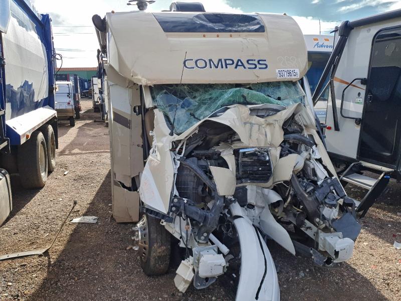 Photo 9 from auction – 2017 THORMCOACH COMPASS with VIN 1FDWS8PV8HKA37815