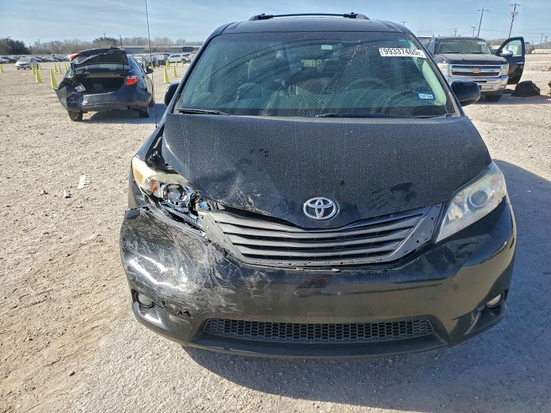 Photo 5 from auction – 2012 TOYOTA SIENNA XLE with VIN 5TDYK3DC3CS183902