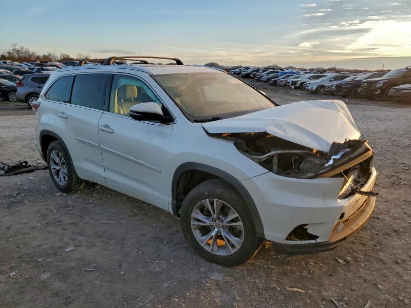 Zdjęcie 4 z aukcji – 2015 TOYOTA HIGHLANDER z VIN 5TDKKRFH0FS061357