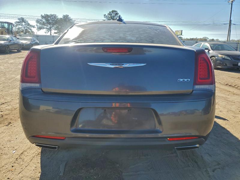 Photo 6 from auction – 2017 CHRYSLER 300 LIMITE with VIN 2C3CCAAG2HH647307