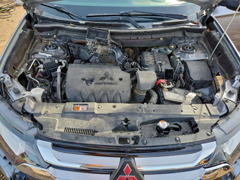 Photo 12 from auction – 2018 MITSUBISHI OUTLANDER with VIN JA4AZ2A31JZ009635