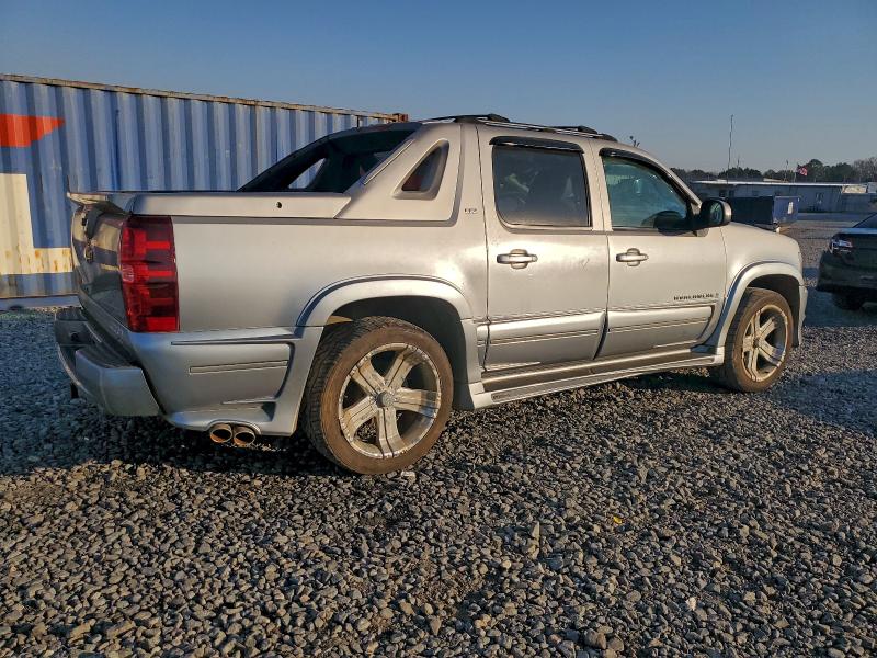 Photo 3 from auction – 2007 CHEVROLET AVALANCHE with VIN 3GNEC12087G213453