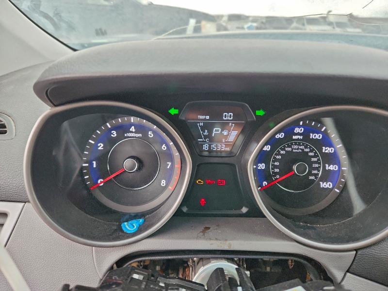 Photo 9 from auction – 2016 HYUNDAI ELANTRA with VIN 5NPDH4AE5GH687727