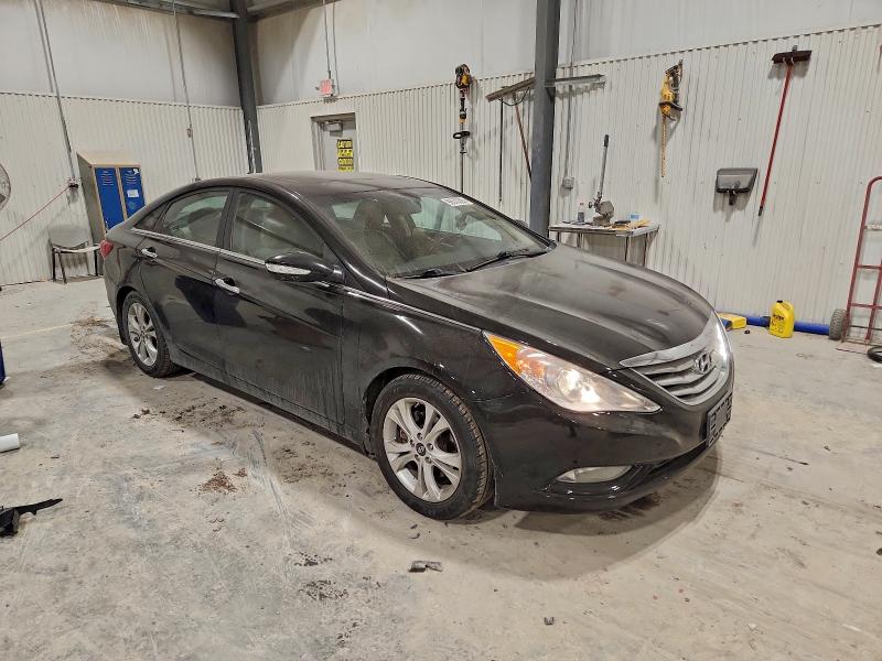 Photo 4 from auction – 2013 HYUNDAI SONATA SE with VIN 5NPEC4AC1DH647755