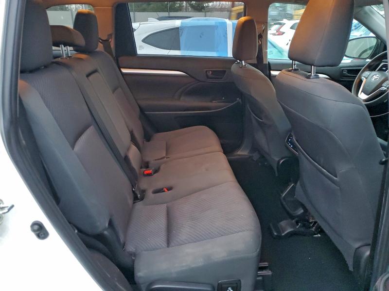 Photo 11 from auction – 2019 TOYOTA HIGHLANDER with VIN 5TDBZRFH5KS974279