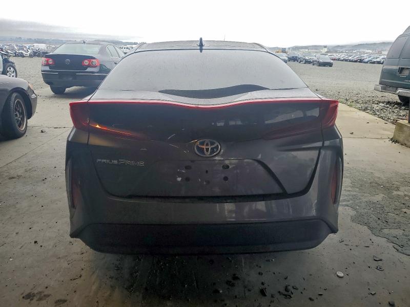 Photo 6 from auction – 2018 TOYOTA PRIUS PRIM with VIN JTDKARFP9J3084978