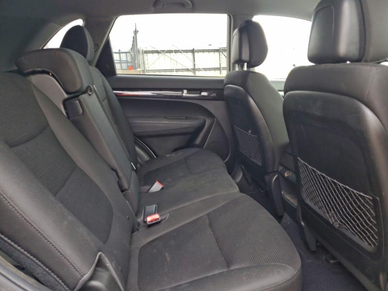 Photo 11 from auction – 2014 KIA SORENTO LX with VIN 5XYKT3A67EG447852