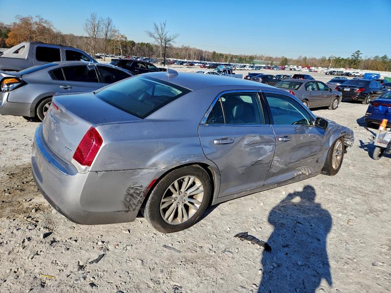 Photo 3 from auction – 2016 CHRYSLER 300 LIMITE with VIN 2C3CCAAGXGH343642